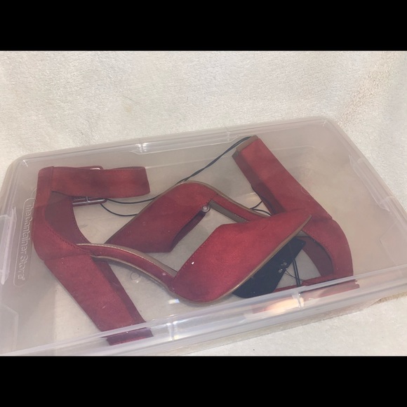 Red ankle-strap stiletto heels - Picture 7 of 8